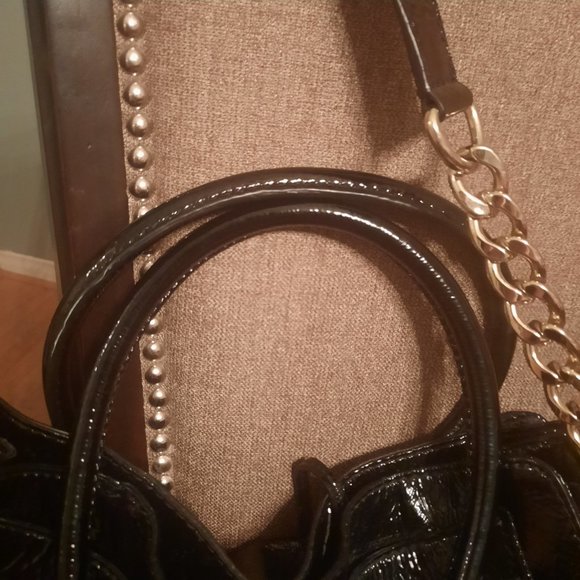 Michael Kors Patent Leather Hamilton Bag - Picture 4 of 13